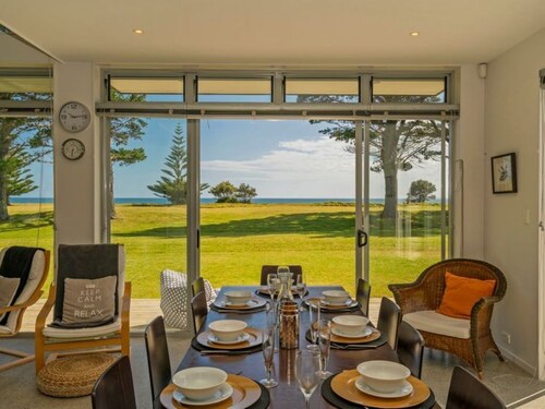 Hosts on the Coast Taranui's Nest