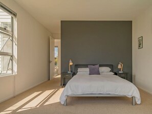 4 bedrooms, free WiFi - Hosts on the Coast Taranui's Nest (Matarangi)