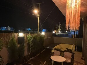 Hiên
