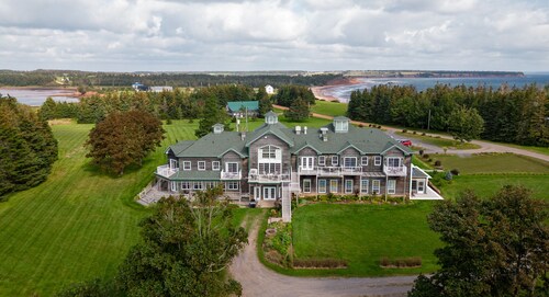 Spry 1 Ned's Landing ground level 2 bedroom waterfront unit with screened porch