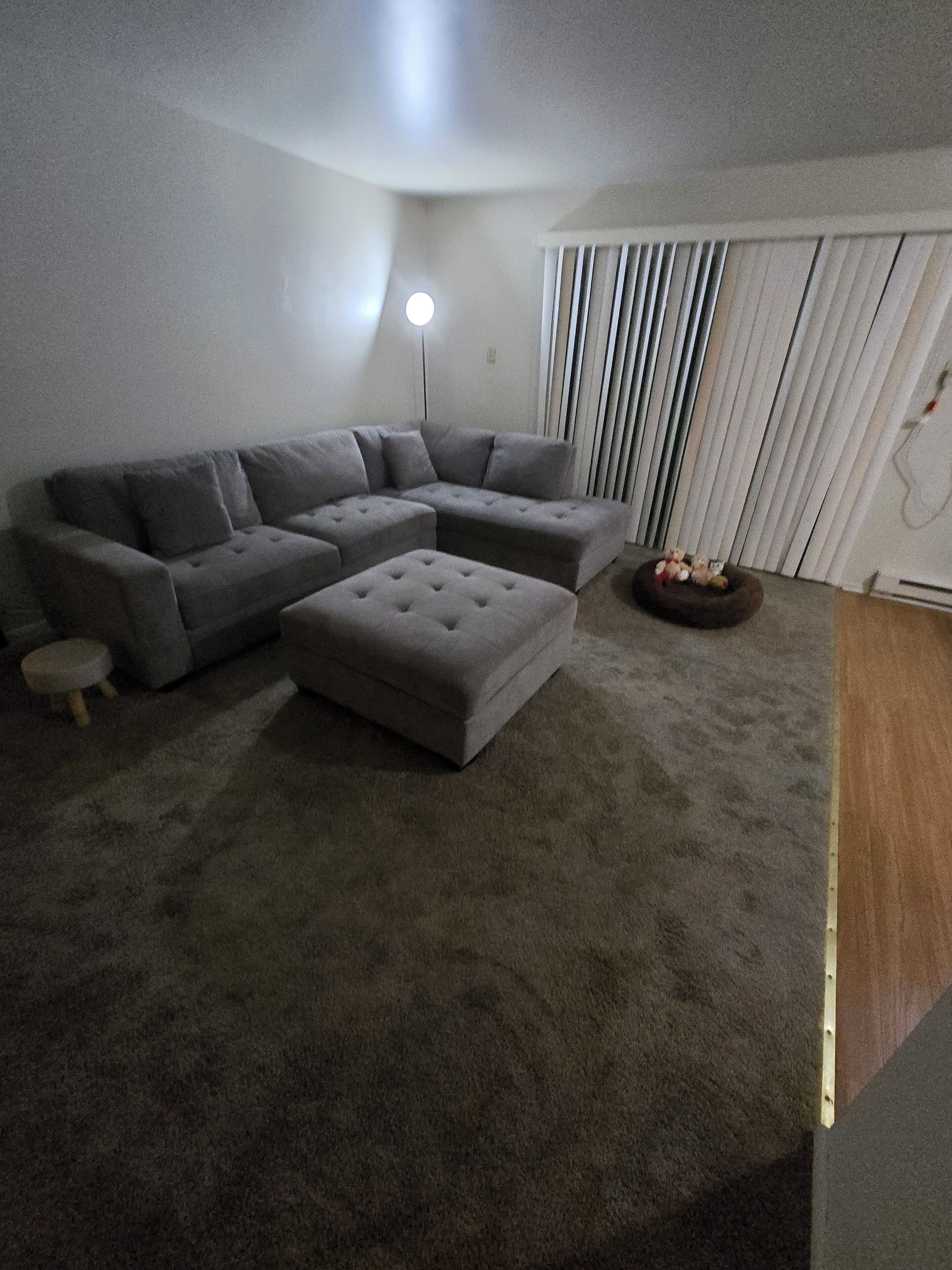 Spacious 2 bedroom 1 bath centrally located on Mc Arthur ave