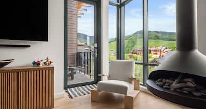 Stowe Mt Resort | Spruce Peak | 4 Bed | Treehouse Condo | Sleeps 16