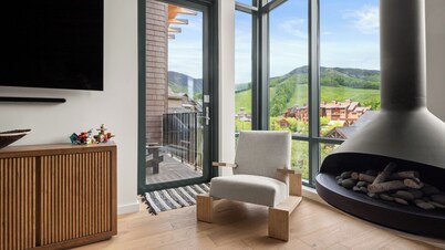 Stowe Mt Resort | Spruce Peak | 4 Bed | Treehouse Condo