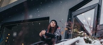 Moving Hostel Travel Bar