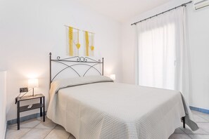 3 chambres, fer et planche à repasser, draps fournis
