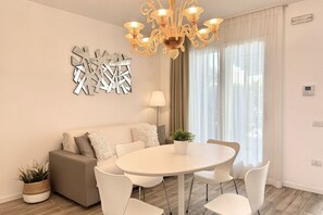 Dining - Wave 2-3 Carraro Real Estate Jesolo (Lido di Jesolo)