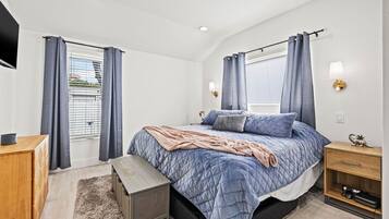 3 chambres, fer et planche à repasser, Wi-Fi, draps fournis