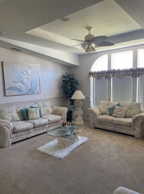 Smart TV - Lake/River house get-a-way ! (Moore Haven)