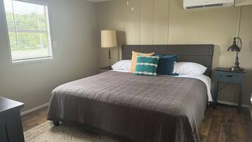 2 عدّة غرف نوم وواي فاي مجانًا وملاءات أسرّة