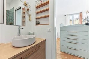 Hair dryer - Cosy apartment in the heart of the Marais (Paris)