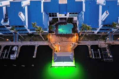 108 1st Floor ! Waterfront !  Pool ! Hot ! Tub  