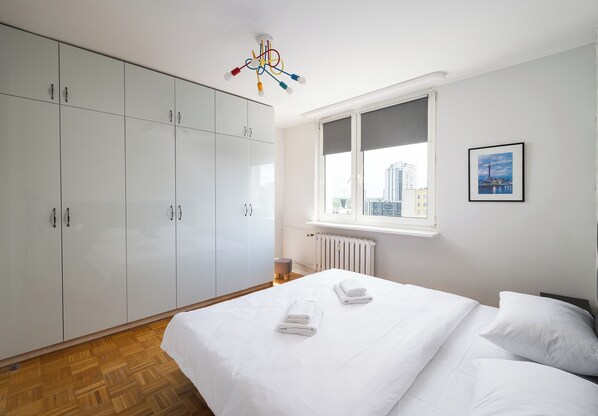 1 slaapkamer, een strijkplank/strijkijzer, wifi, beddengoed