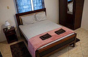 1 soverom, strykejern/-brett, wi-fi og sengetøy