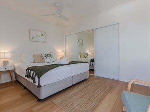 3 bedrooms, iron/ironing board, free WiFi, bed sheets