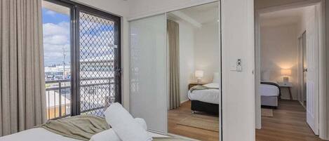 3 chambres, fer et planche à repasser, Wi-Fi gratuit, draps fournis