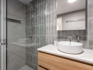 Hair dryer, towels, soap, shampoo - Three Bedroom Oceanfront on Marine Parade (Tweed)