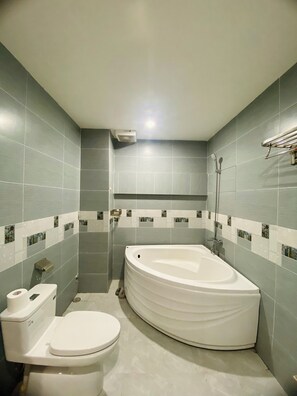 Comfort Double or Twin Room, Balcony, Courtyard View | Bathroom | Shower, free toiletries, hair dryer, towels - Sunny 1 Hometel Binh Minh (Binh Minh)