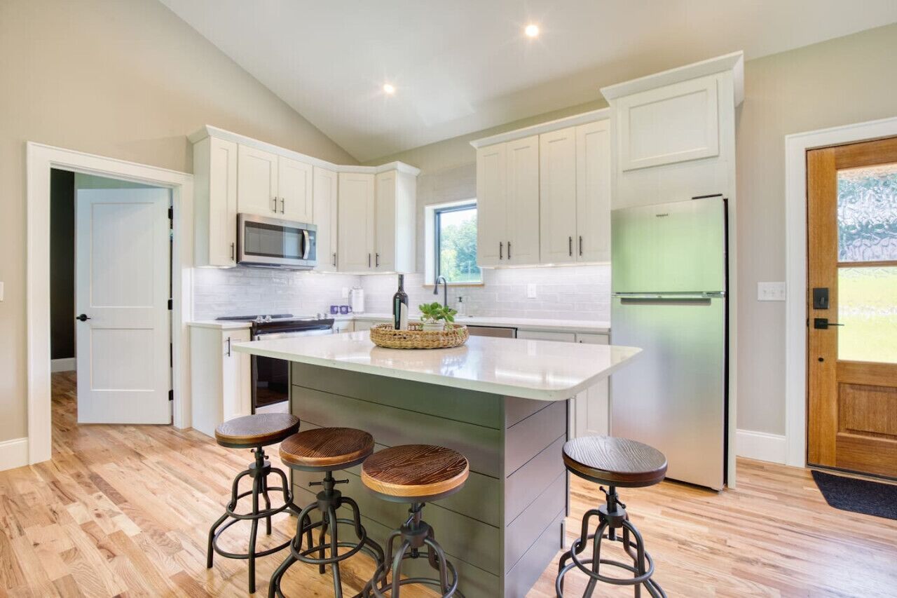 Micro-ondes, four, plaque de cuisson, lave-vaisselle