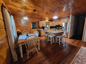 Dining - Mattew Mac's Mountain Shack (Cosby)
