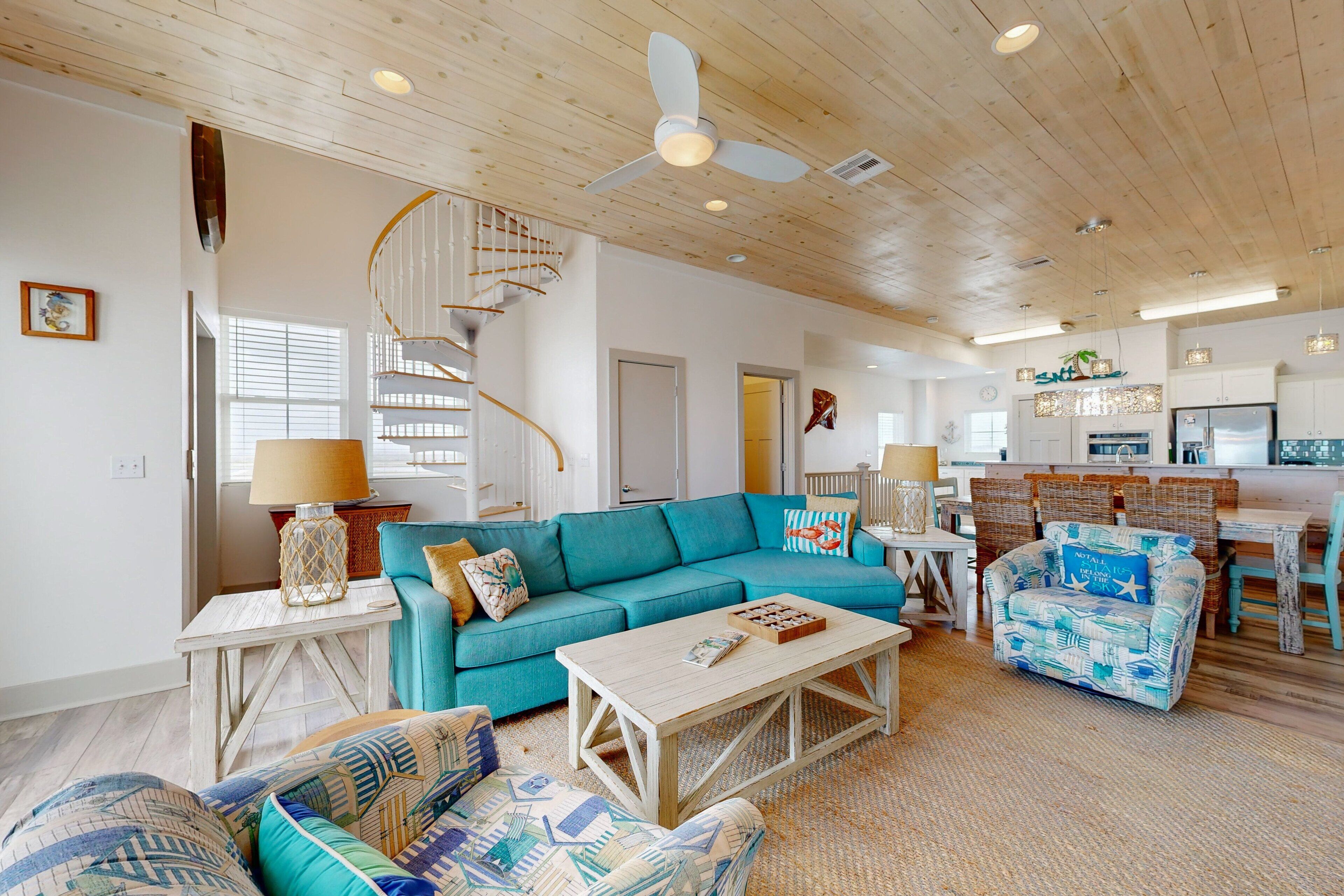 AM-B6: Marinas Edge, 3BD, 3.5BA, Shared Pool, Golf Cart Access, Elevator