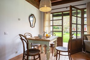 Dining - ENTRENUECES APT.1 CAMANGO (Camango)