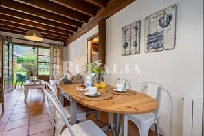 Dining - Entrenueces 2 - rural apartment in Camango (Ribadesella) | 4 guests (Camango)