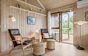 Interior - 3 bedroom beautiful home in Løgstør (Løgstør)