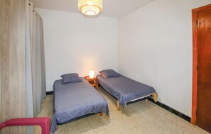 2 bedrooms, bed sheets