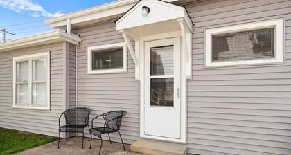 Square Haven Duplex -Walk to Pubs Cafe & Ice Cream