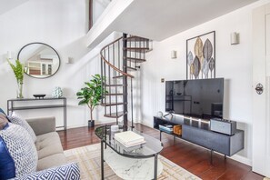 Fernseher, Stereoanlage