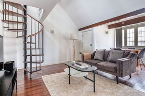 Télévision, chaîne hi-fi