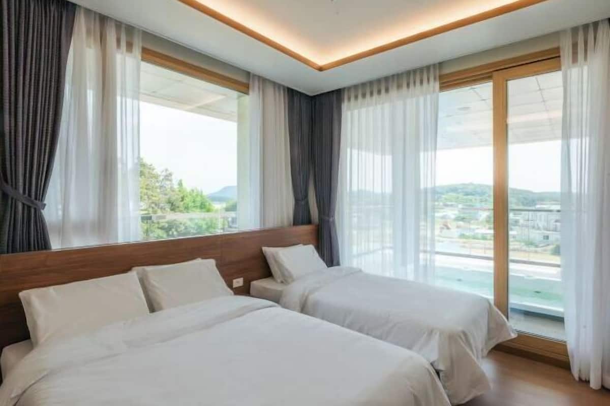 1 Schlafzimmer, individuell dekoriert, individuell eingerichtet