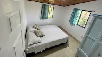 3 habitaciones, tabla de planchar con plancha, wifi y ropa de cama