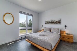 4 slaapkamers, een strijkplank/strijkijzer, wifi