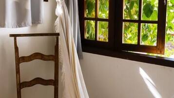 Suite estándar, vista al patio | 1 habitación, wifi gratis y ropa de cama