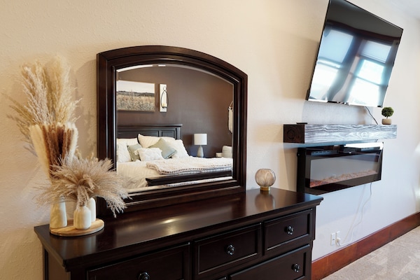 3 bedrooms, iron/ironing board, travel crib, WiFi