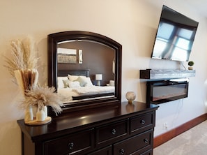 3 bedrooms, iron/ironing board, travel crib, WiFi