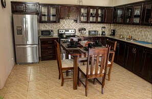 Private kitchen -  Casa De Llewellyn (Kelly Village)