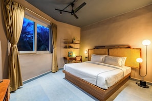 Standard Studio, Kitchenette