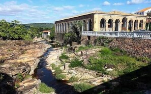 City view from property - Villa das Estrelas Guesthouse (Lençóis)