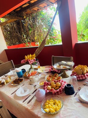 Desayuno completo incluido todos los días