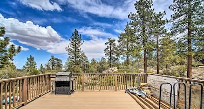 Luxury Home w/ Woodfire Hot Tub and Starlink