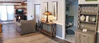 Jay Cooke Cottage: Up North time. Close to trails, dogs welcome, large yard.