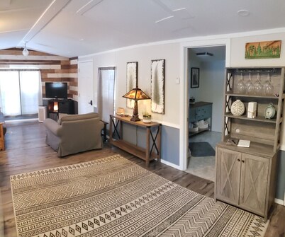 Jay Cooke Cottage: Up North time. Close to trails, dogs welcome, large yard.