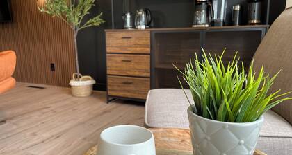 BunkBedsDreams - Full AC / NAIT /Royal Alex hospital /Rogers place/WEM/Sleeps 14