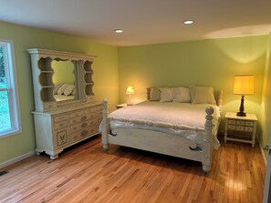 1 bedroom, iron/ironing board, bed sheets