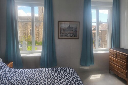 1Bed Apartment Sleeps 2 - Parking, Wifi