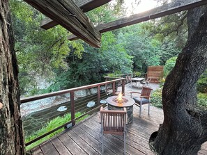 Outdoor dining - Either Way Hideaway (Boulder Creek)