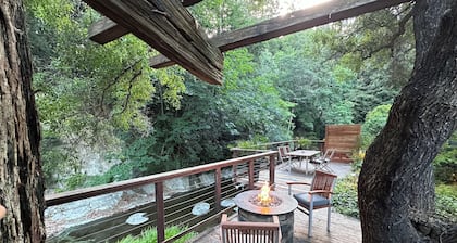Either Way Hideaway