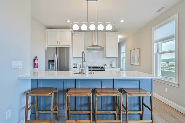 Coffee/tea maker, fridge, microwave, oven - Custom beachfront beach pad - boardwalk walkout (Atlantic City)
